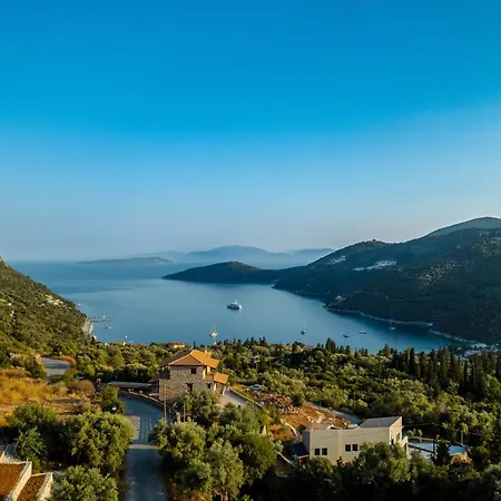 Irini's * Mikros Gialos