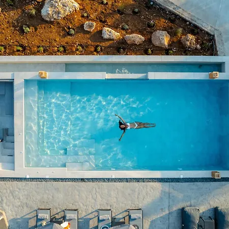 Irini's * Mikros Gialos